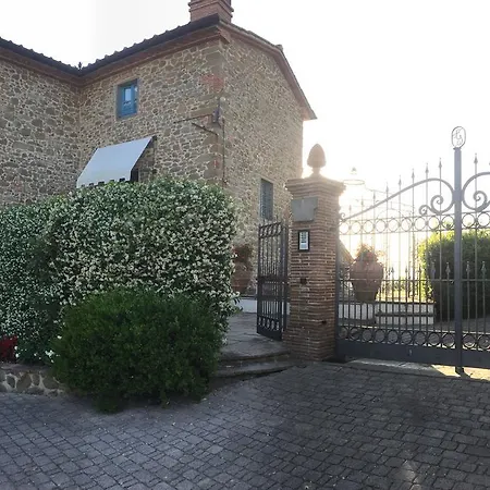 Podere Jana Antico Frantoio Летний дом Винчи